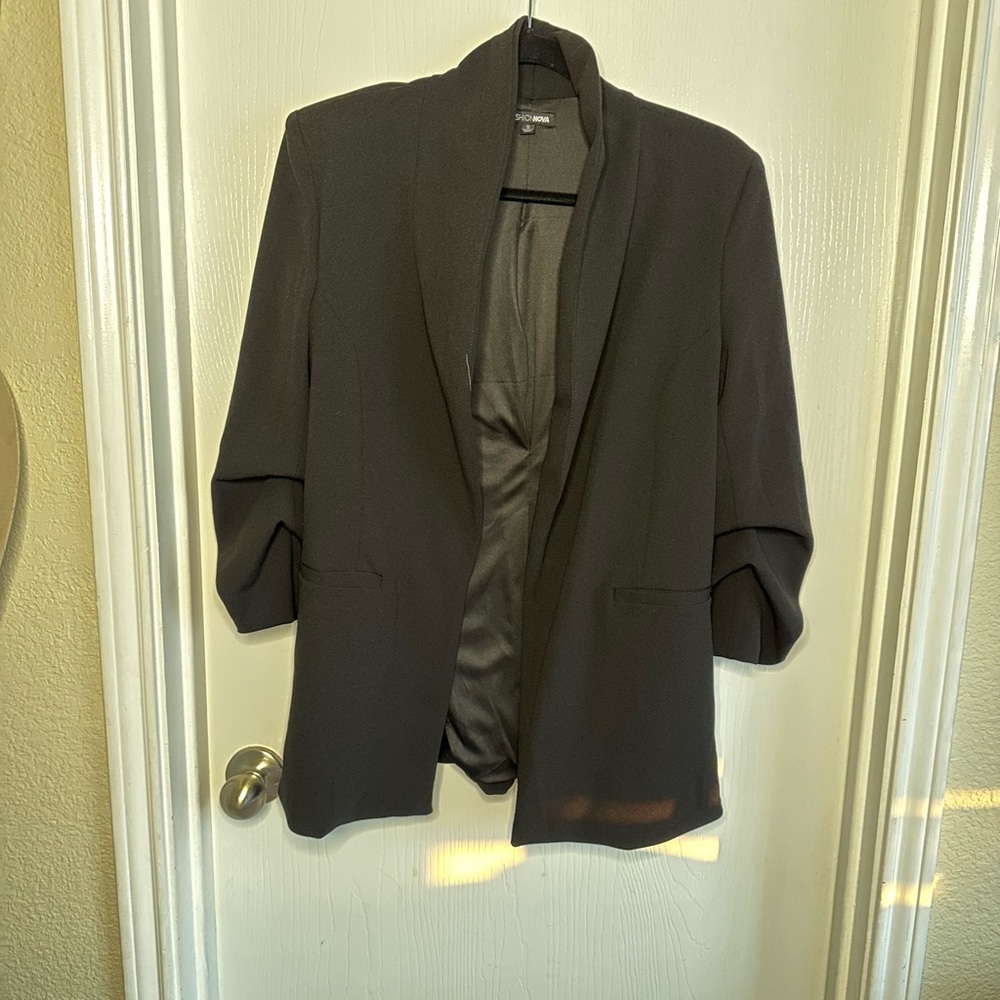 FashionNova Rouched Sleeve Blazer Size Medium
